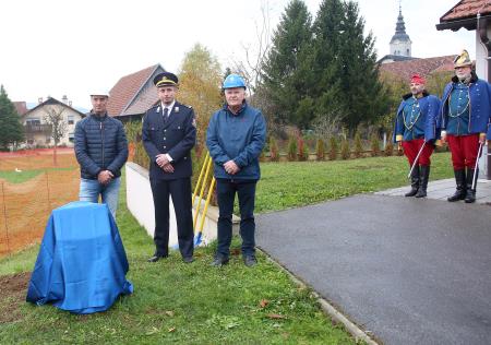 TEMELJNI KAMEN DOMA ZAŠČITE IN REŠEVANJA Z MEDGENERACIJSKIM CENTROM RAKEK 26 FOTO LJUBO VUKELIČ